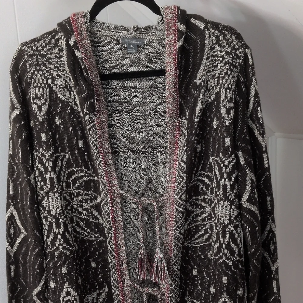 Eddie Bauer Tie Front Beige And Brown Sweater. Size Large